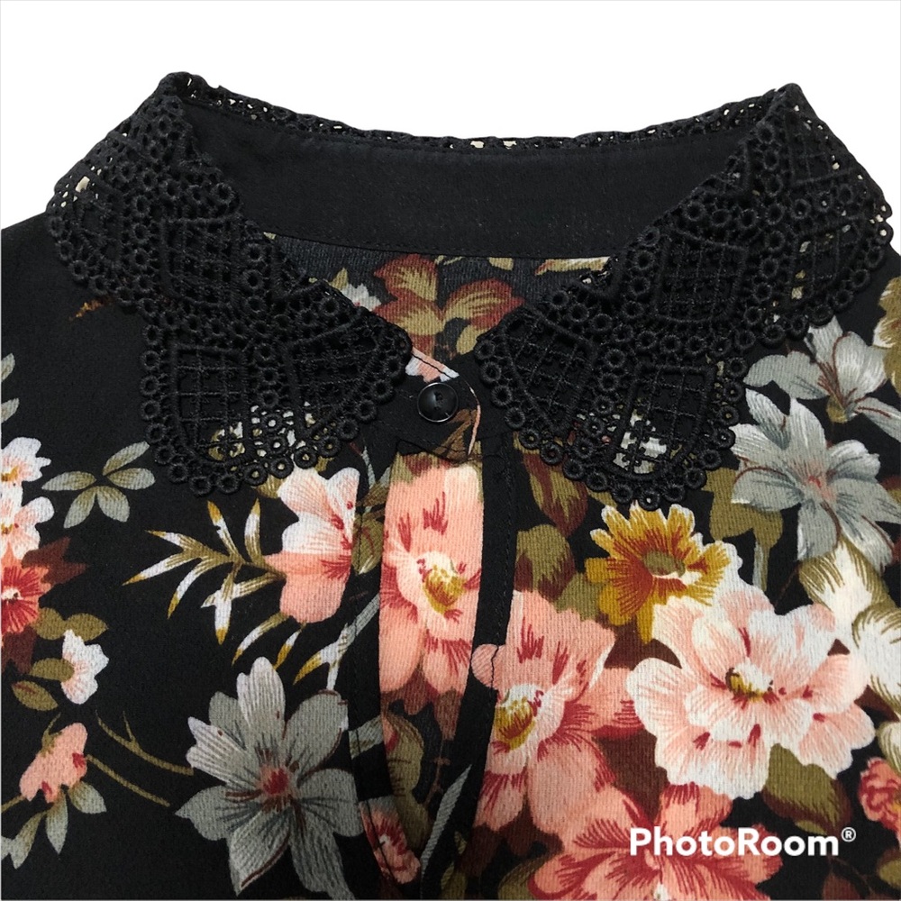 Top Floral On Black Embroidered Collar Short Sleeve Blouse Keyhole With Button